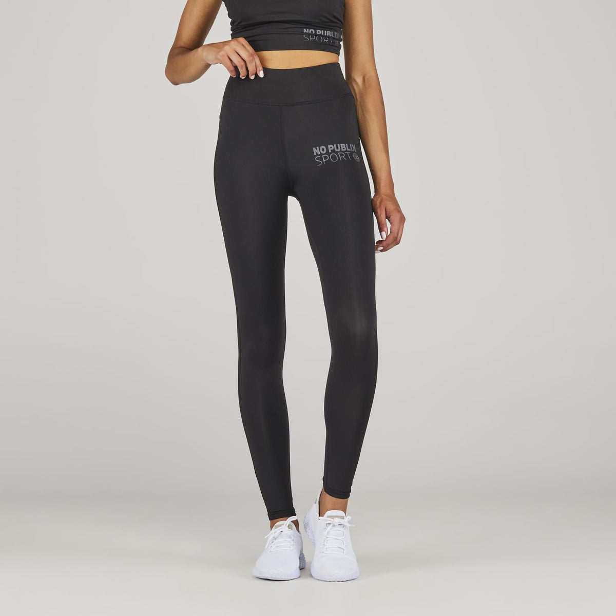 CALZA DEPORTIVA COLOMBIANA CON TRANSPARENCIA NEGRA