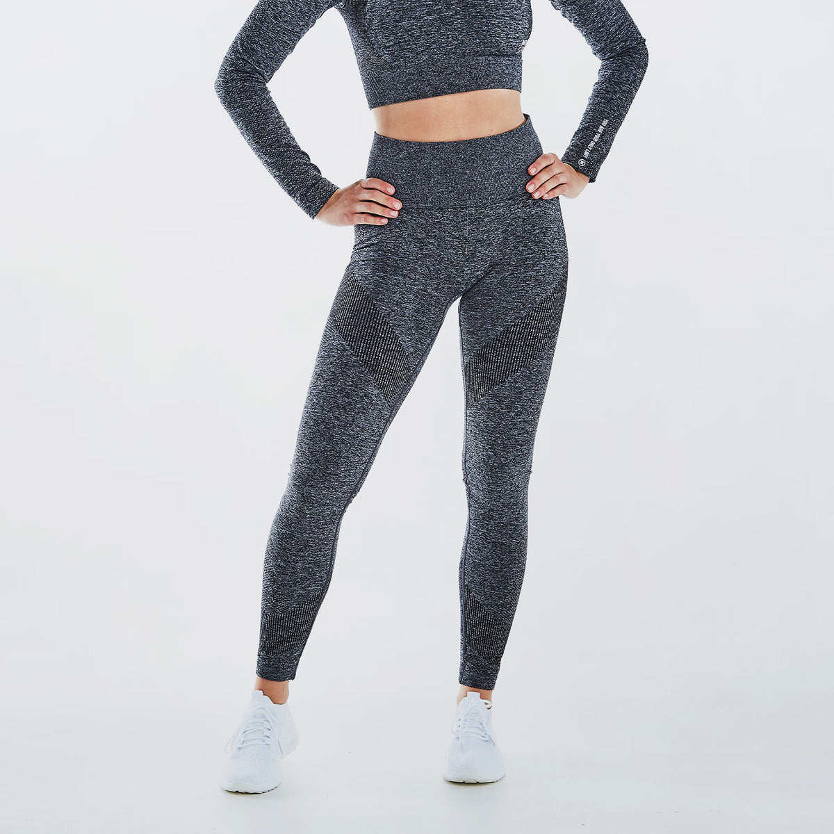 Calza Deportiva Coachella Gris Oscuro